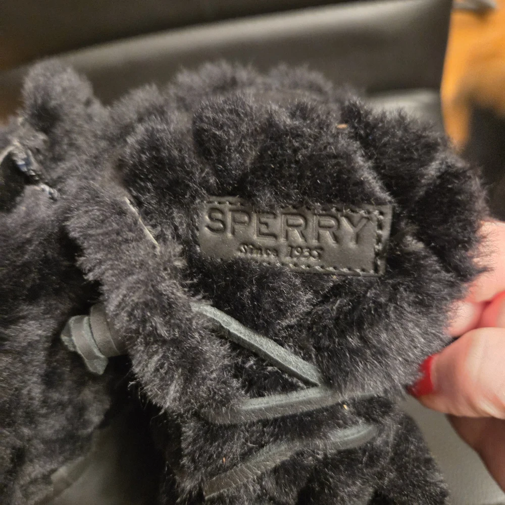 Sperry cozy black